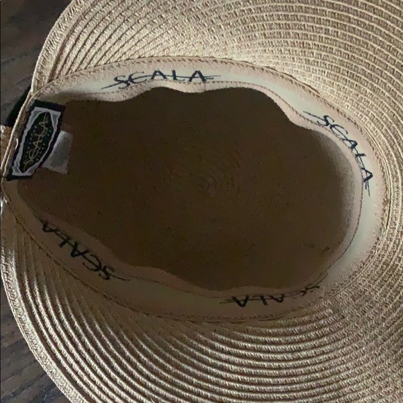 Straw hat - Picture 3 of 4
